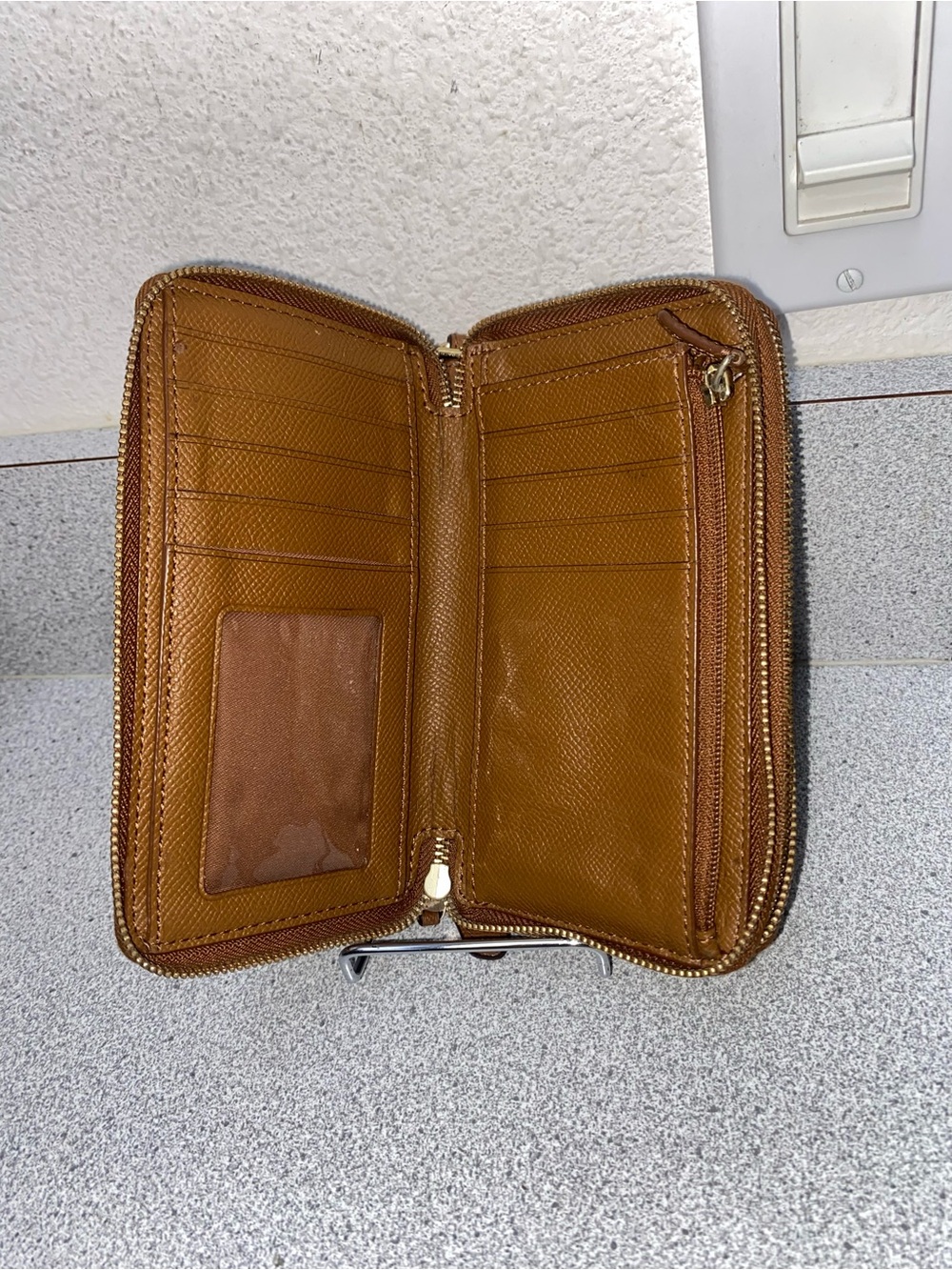 Coach F53937 Double Zip Wallet Signature Canvas Khaki Brown GUC - Picture 3 of 13